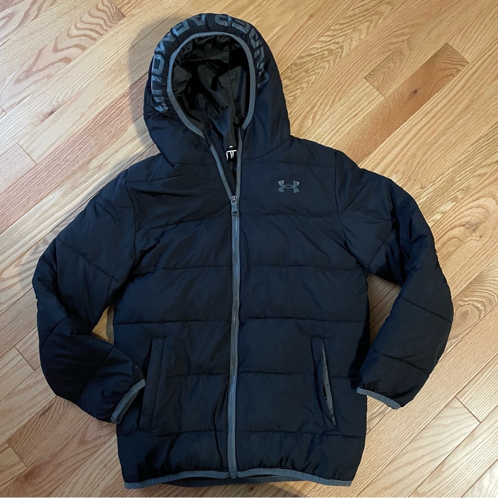 Under Armour Black Hooded Puffer Jacket boys medium COLDGEAR YMD logo hood